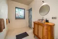 Wohnung 3 Schlafzimmer 197 m² Kerobokan, Indonesien