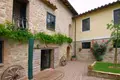 Edificio rentable 650 m² en Marsciano, Italia