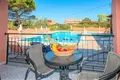 Hotel 400 m² in Livadi, Greece