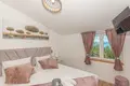 4 bedroom house 220 m² Grad Omis, Croatia