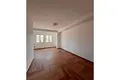 Propiedad comercial 2 000 m² en Condado de Tirana, Albania