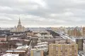 Видовая квартира с отделкой из натурального дерева на Воробьёвых горах