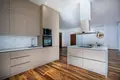 Haus 4 Schlafzimmer  in Budva, Montenegro