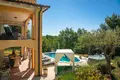 Haus 4 Schlafzimmer 253 m² Opcina Marcana, Kroatien