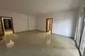 Pomieszczenie biurowe 3 pokoi 126 m² w Tirana Municipality, Albania