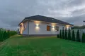Dom 6 pokojów 320 m² Luboń, Polska