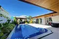 Villa mit 2 Schlafzimmern 318 m² Rawai, Thailand