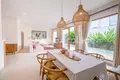 Villa mit 2 Schlafzimmern  Kerobokan Kelod, Indonesien