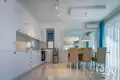 3-Schlafzimmer-Villa 352 m² Budva, Montenegro