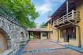 Villa 10 Schlafzimmer 1 600 m² Bergamo, Italien