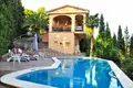4 bedroom Villa 310 m² Chiva, Spain