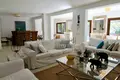 4-Schlafzimmer-Villa 208 m² Estepona, Spanien