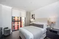 3 bedroom apartment 104 m² in London, United Kingdom