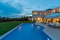 Casa 4 habitaciones 308 m² Grad Porec, Croacia
