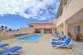 6-Zimmer-Villa 213 m² Adeje, Spanien