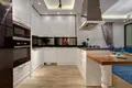 Квартира 5 комнат 200 м² Мезитли, Турция