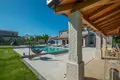 villa de 5 dormitorios 350 m² Pola, Croacia