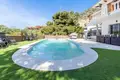 4 bedroom house 217 m² Dos Hermanas, Spain