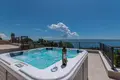 4 bedroom house 220 m² Grad Omis, Croatia