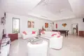 Villa de tres dormitorios 440 m² Chalong, Tailandia