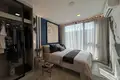 Complejo residencial Premier residential complex with a huge swimming pool and lush green areas in Suan Luang, Bangkok, Thailand