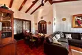 Villa de tres dormitorios 131 m² Orihuela, Španjolska
