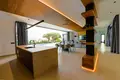 4-Schlafzimmer-Villa 702 m² lAlfas del Pi, Spanien