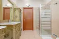Villa de tres dormitorios 33 000 m² Castel dArio, Italia