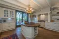 5 bedroom villa 570 m² Artola, Spain