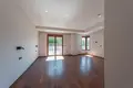 Casa 11 habitaciones 578 m² Podgorica, Montenegro