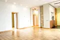 Mieszkanie 3 pokoi 99 m² w Ryga, Łotwa