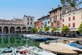 Apartamento 6 habitaciones 209 m² Desenzano del Garda, Italia