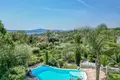 Villa de tres dormitorios 280 m² Francia, Francia