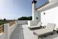 6 bedroom house 243 m² Dos Hermanas, Spain