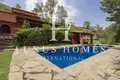 Villa 9 bedrooms 552 m² Benahavis, Spain