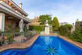 6-Schlafzimmer-Villa 728 m² Torrevieja, Spanien