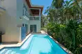 Кондо 1 спальня 177 м² Sandy Bay, Гондурас