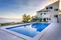 Casa 4 habitaciones 330 m² Grad Omis, Croacia