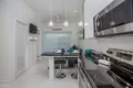 Кондо 2 спальни 6 667 м² West Bay, Гондурас