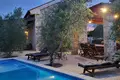 Шале 35 000 м² Город Ровинь, Хорватия
