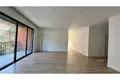 Office 4 rooms 120 m² in Tirana Municipality, Albania