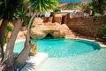 Villa de tres dormitorios 232 m² Alfaz del Pi, Španjolska