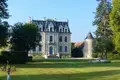 Schloss 10 Schlafzimmer 680 m² Tours, Frankreich