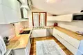 3 bedroom apartment 200 m² Konyaalti, Turkey
