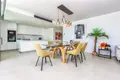 Mieszkanie 3 pokoi 123 m² Benalmadena, Hiszpania