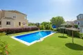 5 bedroom house 263 m² Dos Hermanas, Spain