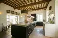 Propiedad comercial 969 m² en Anghiari, Italia