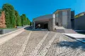 Casa 11 habitaciones 578 m² Podgorica, Montenegro
