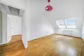 Commercial property 91 m² in Warsaw, Poland