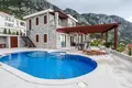 Haus 4 zimmer 260 m² in Radenovici, Montenegro